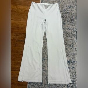 Lululemon Athletica Cream flare pants - size 14 - ribbed - elastic waist